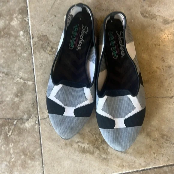 Skechers air cooled memory foam stretch, fit Lady shoe size 8 1/2 preowned - Picture 8 of 8